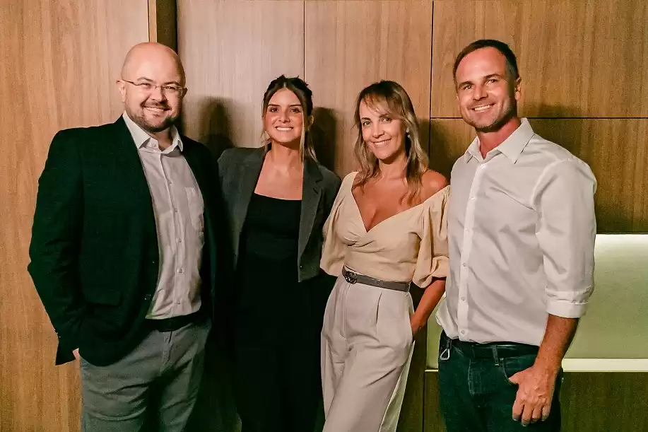 Influencer de Arquitetura promove descontraída palestra na Praia Brava - Clube do Champanhe