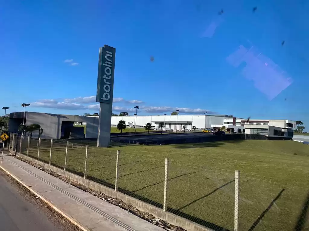 Fermino Concept leva profissionais para a fábrica da Bortolini - Clube do Champanhe