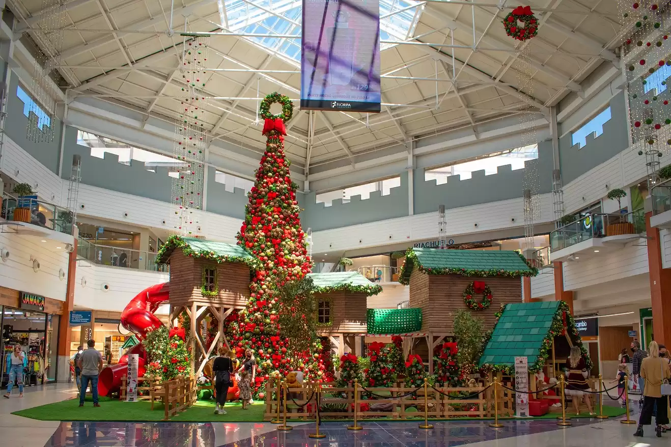 Adesão a ações sociais marcam o Natal do Floripa Shopping    - Clube do Champanhe