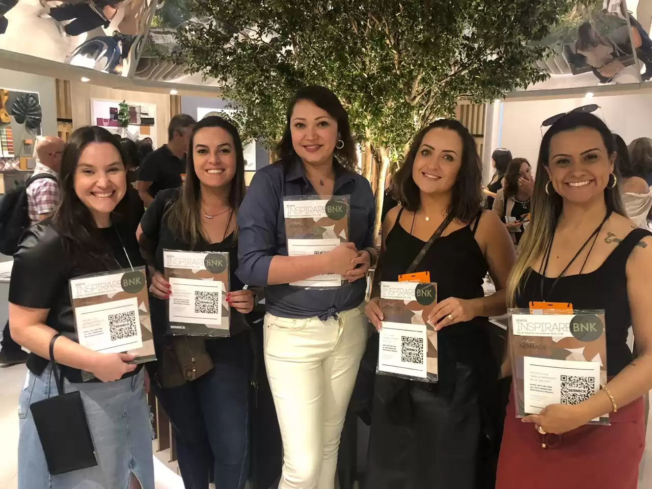 Expo Revestir recebe visita de equipe da Mobitec - Clube do Champanhe