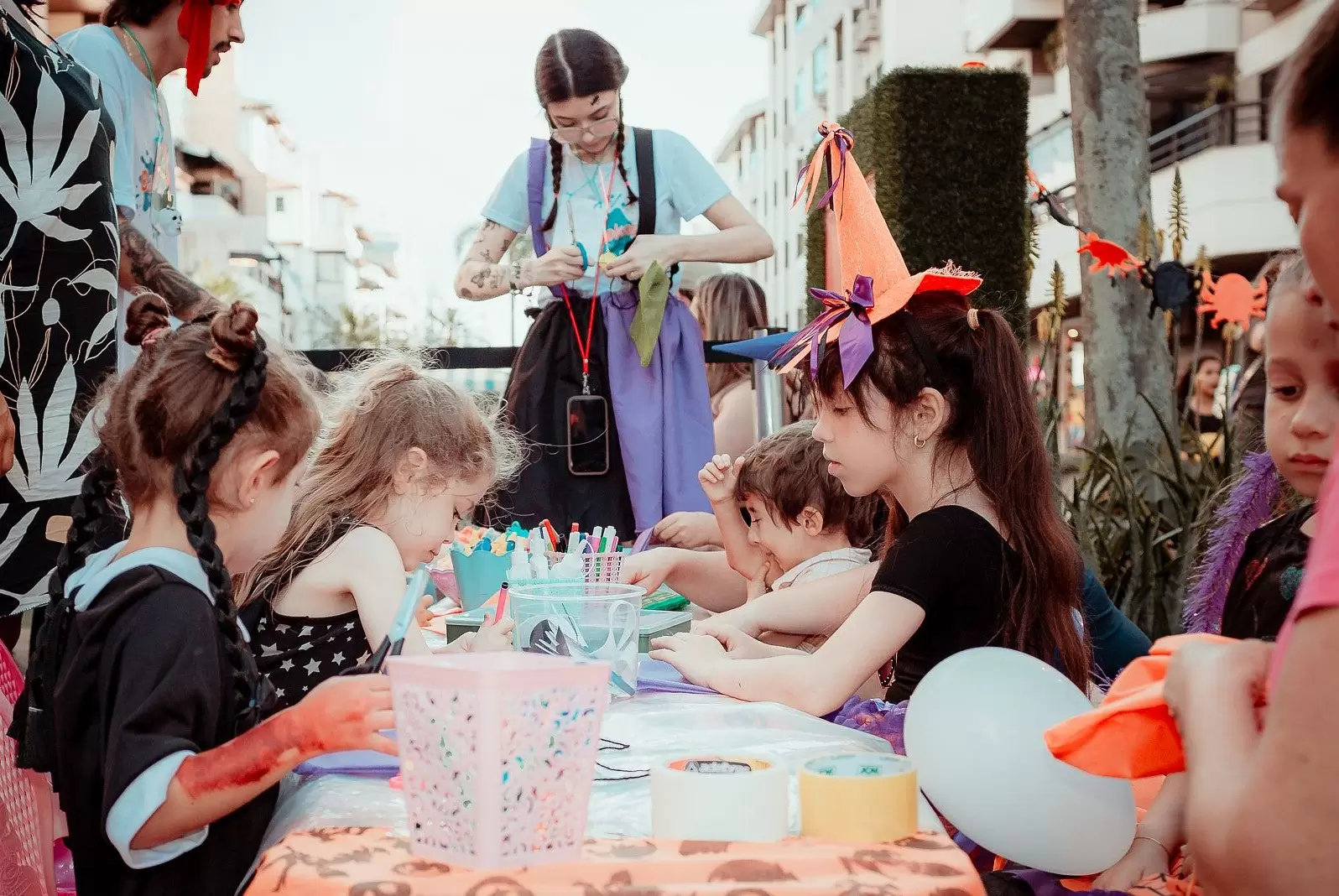 Halloween no Jurerê OPEN terá Casa do Terror e camarim para penteados e maquiagem