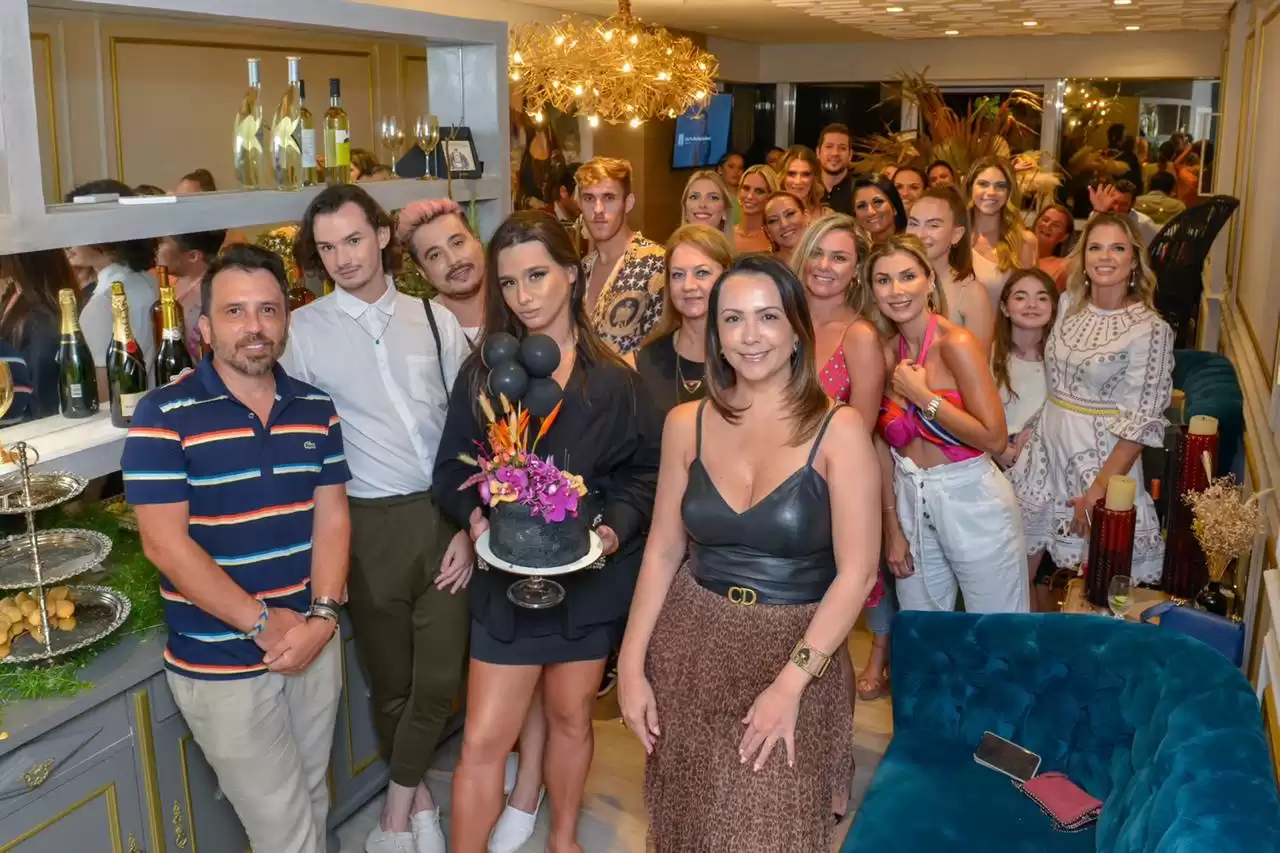 Rick Pilat comemora aniversário em BC - Clube do Champanhe