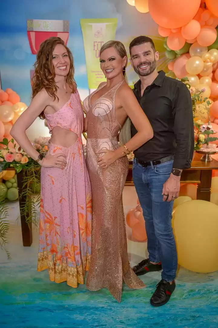 Lançamento da Peach Up agita a Praia Brava - Clube do Champanhe