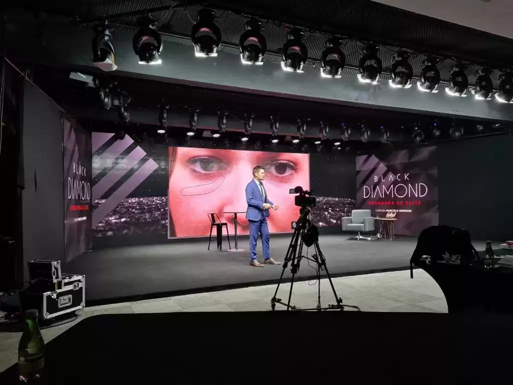 Hoje acontece a segunda aula solidária Face lab - Clube do Champanhe