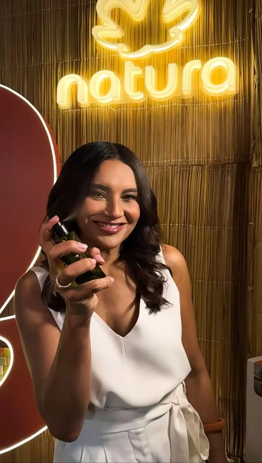 Dira Paes revela ritual de beleza em visita à Belém