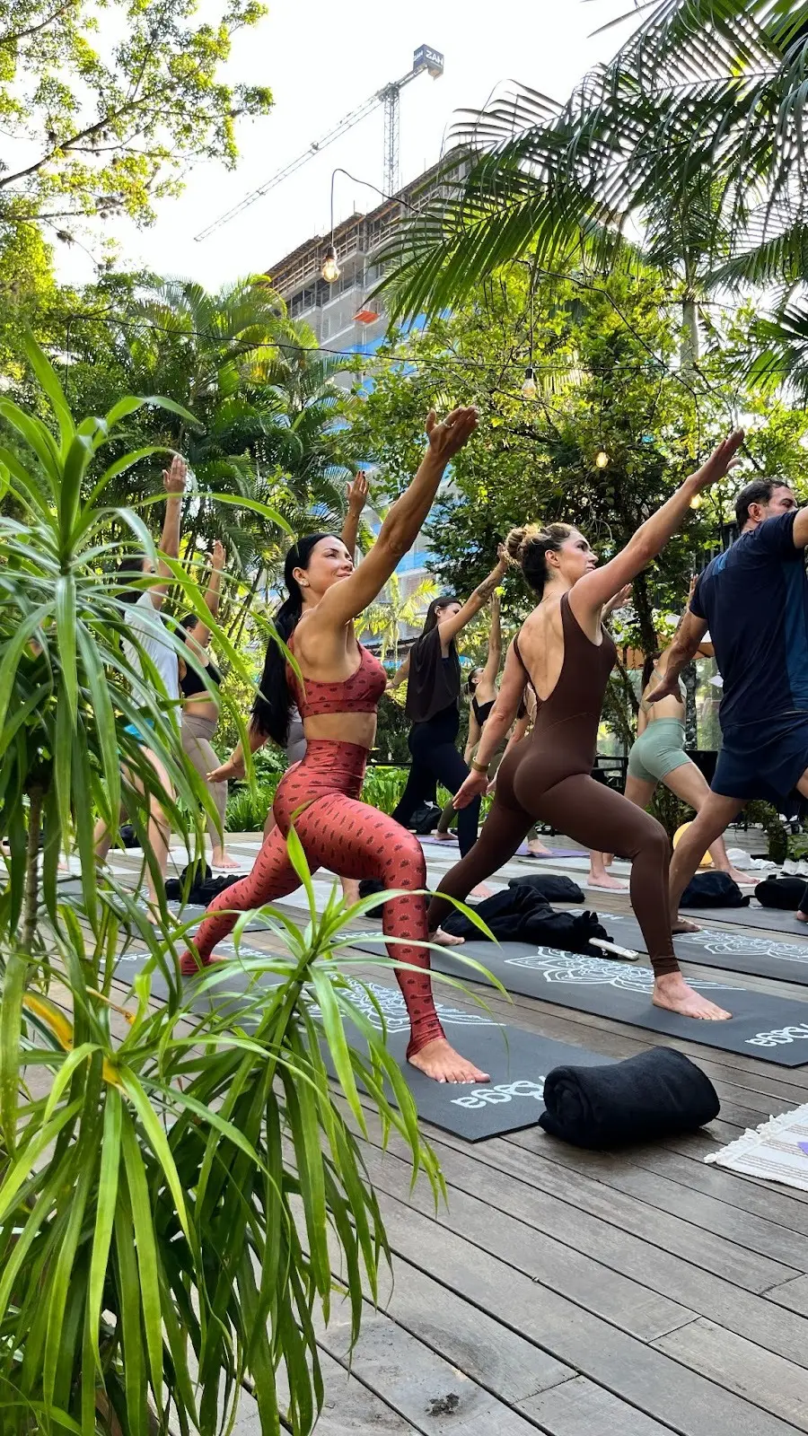 CAZAH Flow promove manhã de yoga, natureza e bem-estar em Itapema