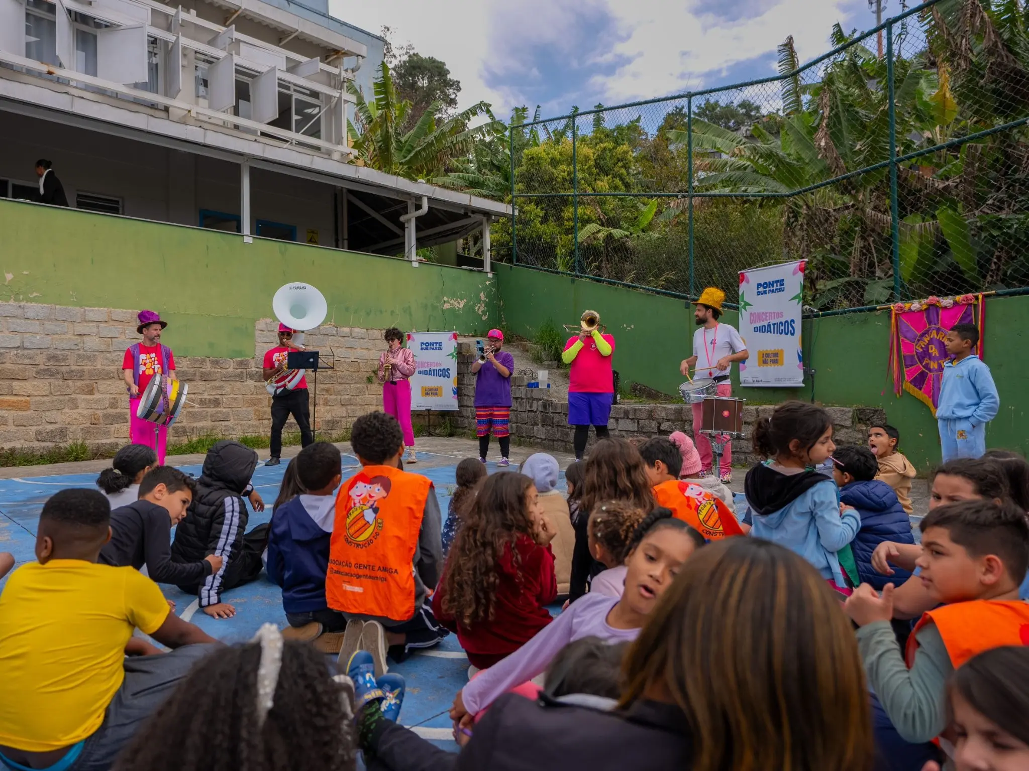 Bloco Ponte Que Pariu amplia atuação em 2026 com programação cultural e educativa em Florianópolis