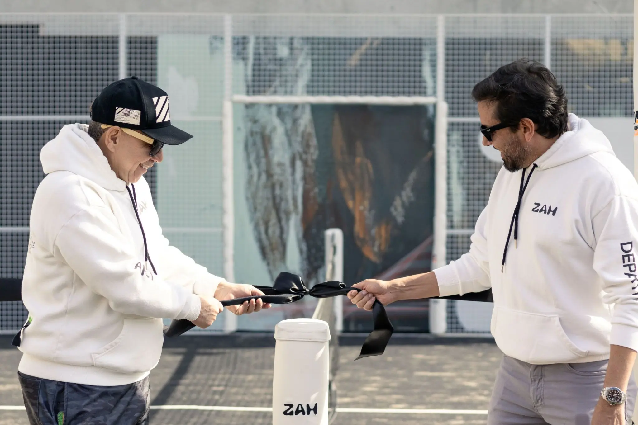 ZAH transforma terreno de Porto Belo em espaço gratuito para prática de padel e convivência