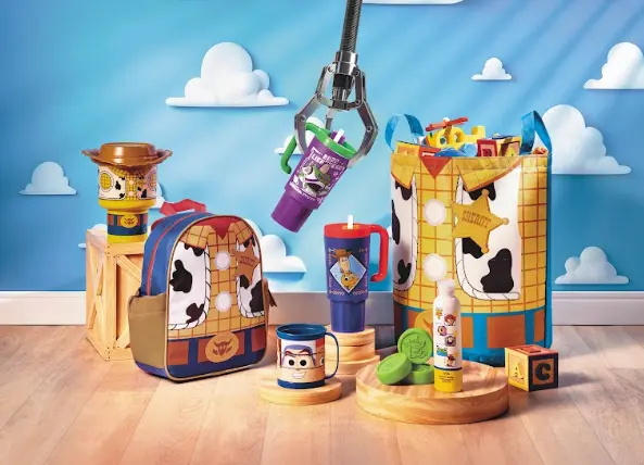Avon e Casa & Estilo lançam coleção inspirada em Toy Story 5, da Disney e Pixar