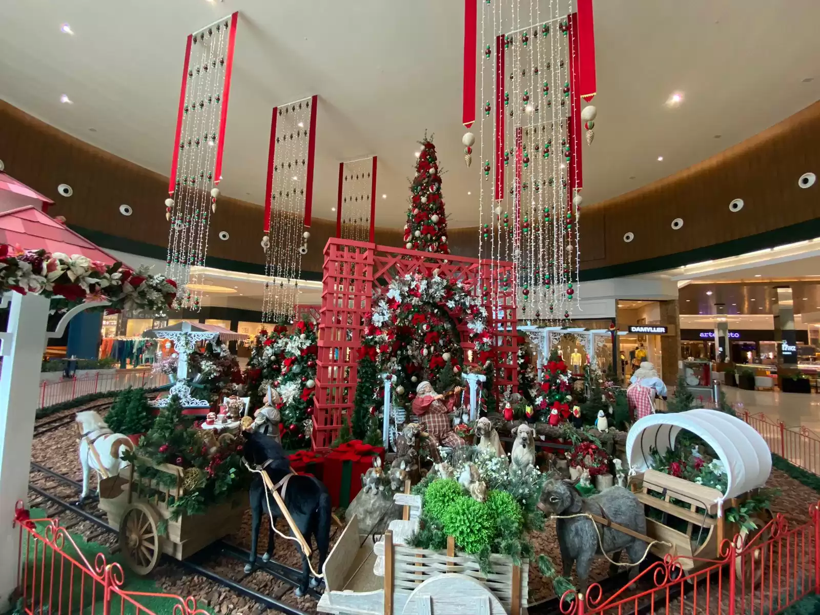 O clima natalino chega ao Continente Shopping neste domingo