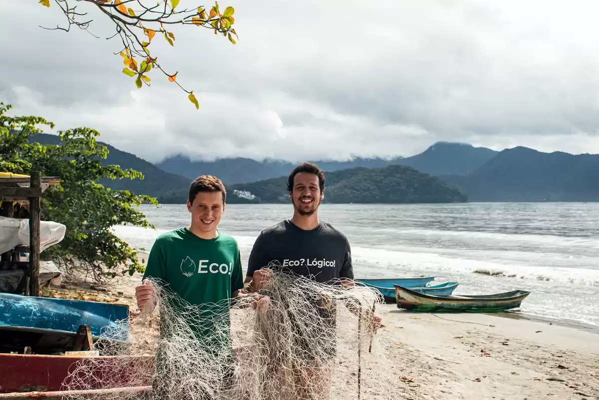 Projeto Tamar e Eco Flame Garden transformam lixo retirado do oceano em linha de móveis sustentáveis