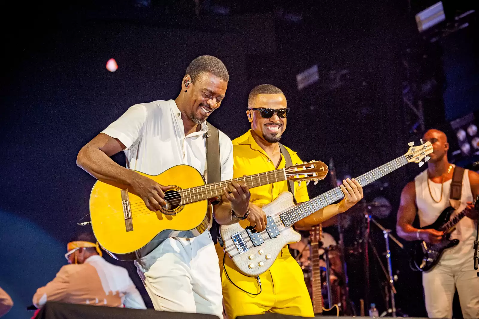 Seu Jorge e Alexandre Pires apresentem o projeto “Irmãos” no Stage Music Park