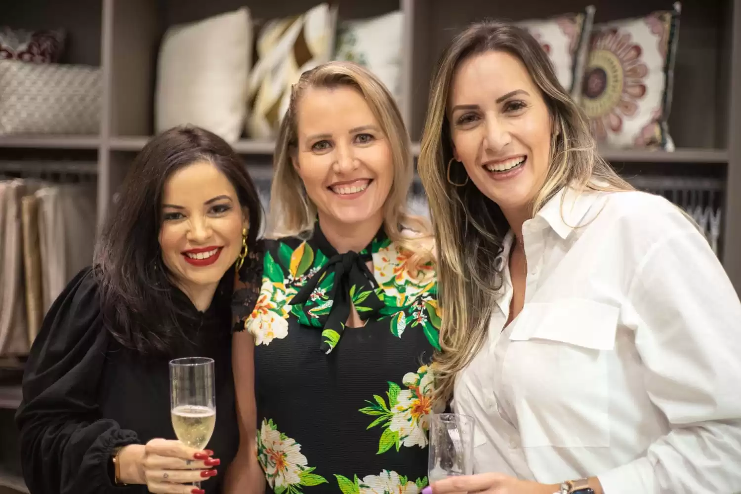 Terapeuta Camila Custódio bate–papo com decoradores na Carol Cortinas