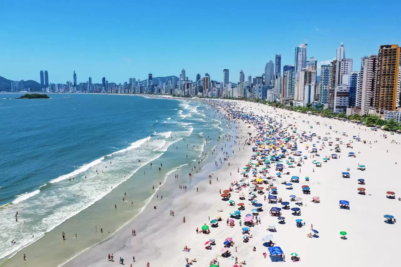 Cidade catarinense de Balneário Camboriú ganha programa “Selo Turismo Qualificado”