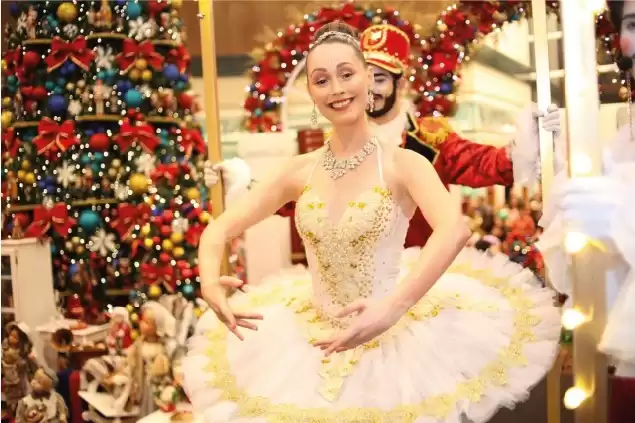 Villa Romana Shopping inaugura decoração de  Natal com presença do Papai Noel e Árvore dos Sonhos