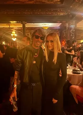 Maria Braz encerra semana de alta costura em Paris em after party Balenciaga com Pierpaolo Piccioli
