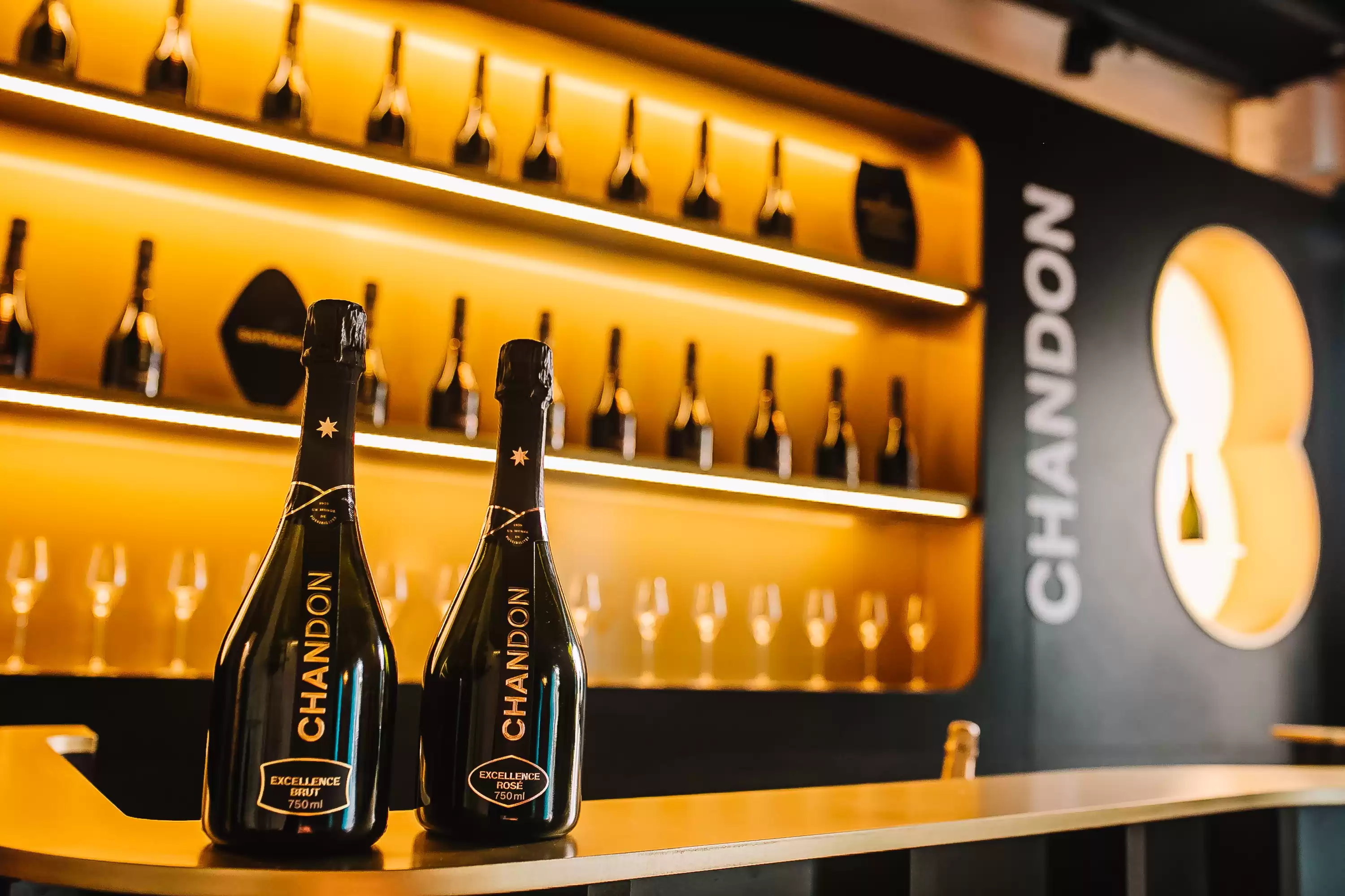 A CHANDON apresenta a nova identidade visual de CHANDON Excellence Brut e CHANDON Excellence Rosé, a expressão máxima da marca no Brasil.