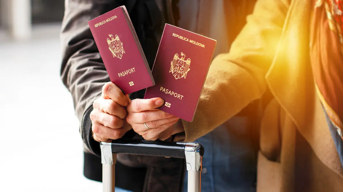Passaporte europeu ou visto de residência? Entenda qual opção faz mais sentido para quem planeja viver na Europa