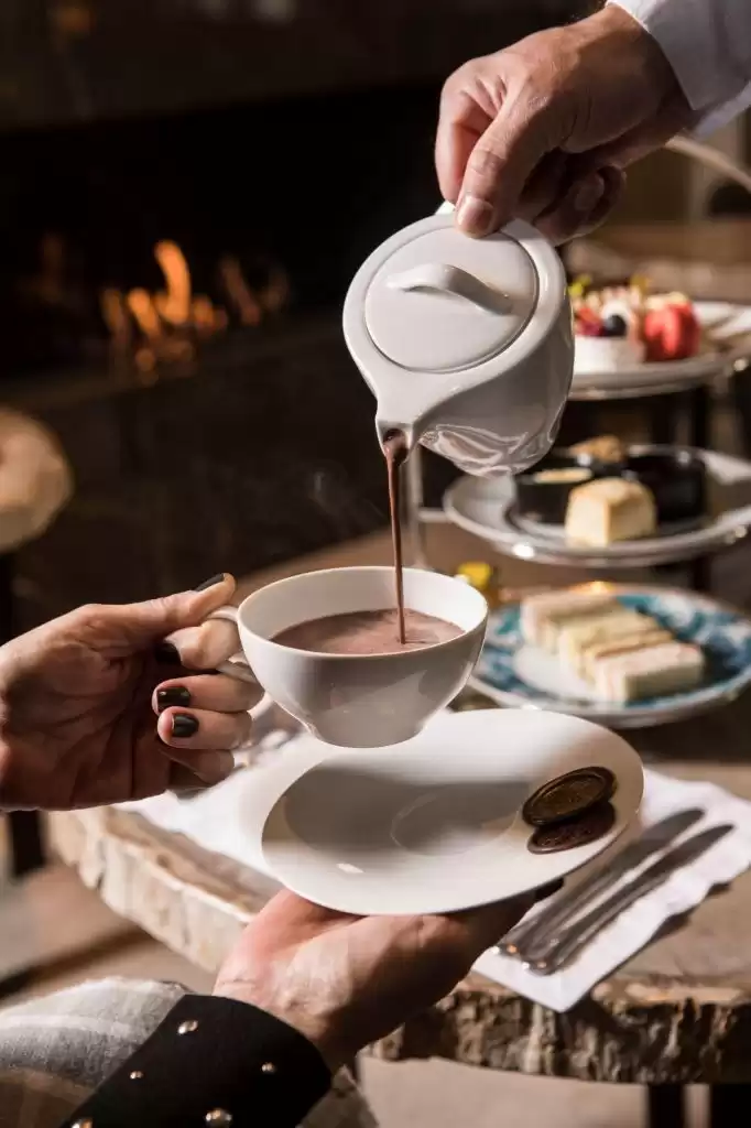Aprenda a melhor receita de chocolate quente para este inverno