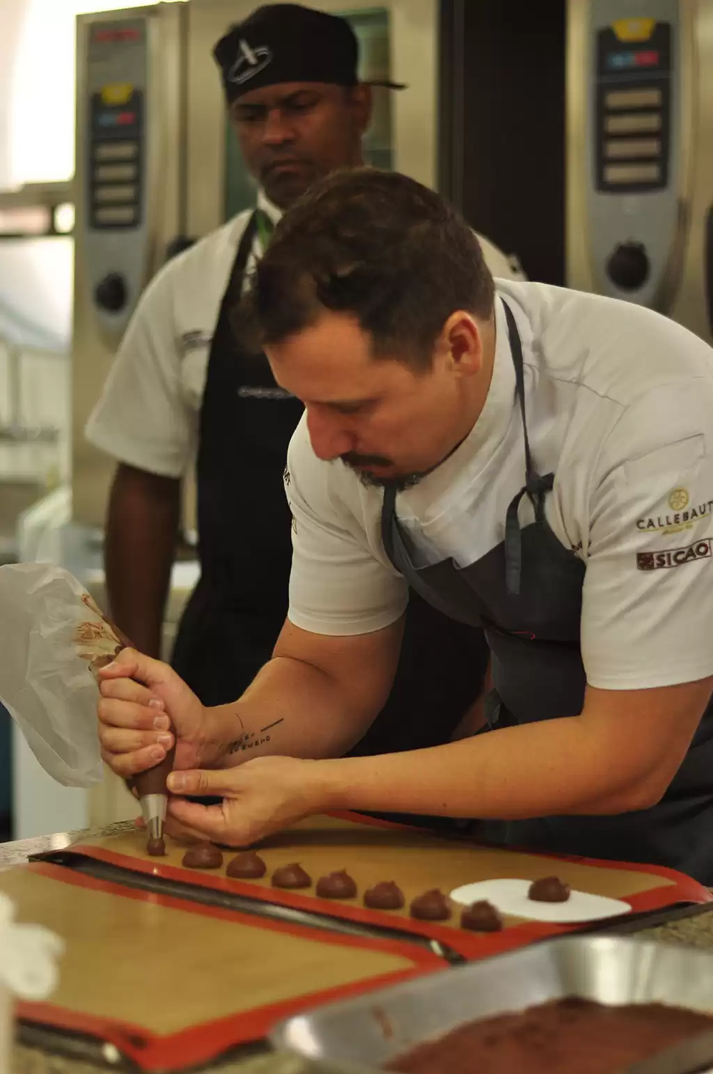 Barry Callebaut lança os pós Décor Cacao e Noir Intense em Curitiba em junho