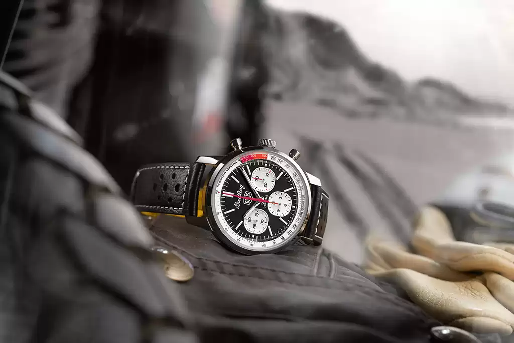 Breitling anuncia colaborações inéditas com Deus Ex Machina e Triumph Motorcycles