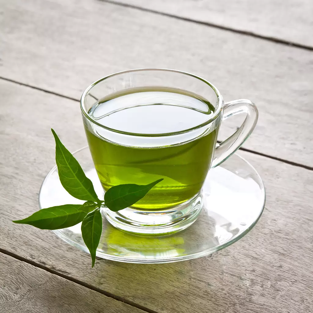 Chá verde: conheça os benefícios contra o envelhecimento precoce