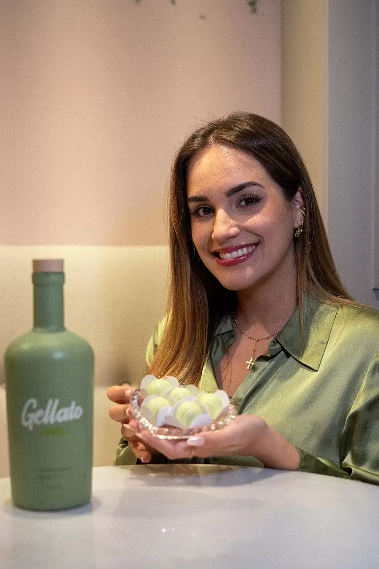Júlia Cherem lança bombom artesanal com licor de pistache Gellato