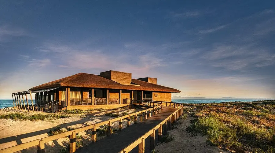 Jorge Elias e Caique Schmid Recebem Fundadores do JNcQUOI Para Celebrar o Lançamento do JNcQUOI Club Comporta no Brasil