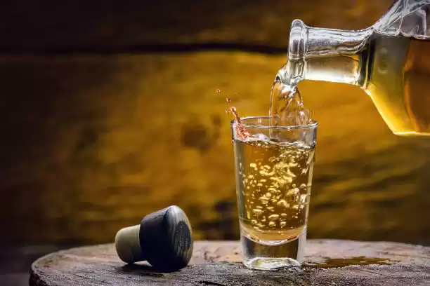 Dia nacional da cachaça: bebida ganha status e pode custar quase R$13 mil