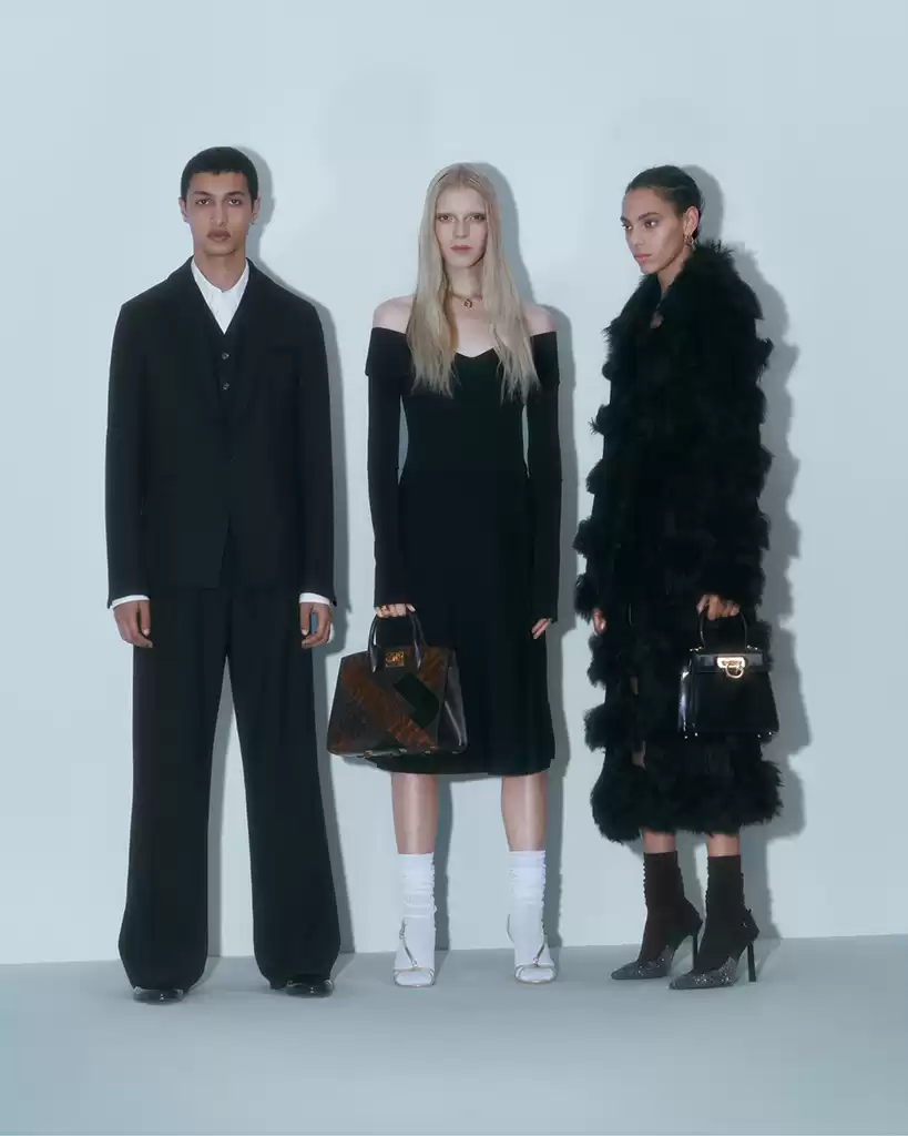 Ferragamo apresenta a coleção Holiday 22