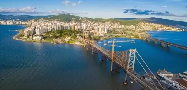 Florianópolis está entre os cinco destinos de praia mais reservados por brasileiros para o feriado de Finados