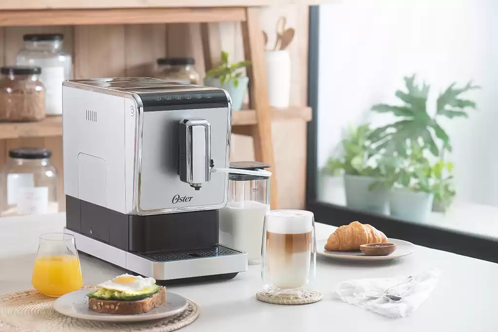 Oster® lança máquina de café espresso superautomática com moedor de café