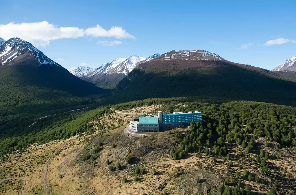 Temporada de Aventura: Arakur Ushuaia Resort & Spa traz cavalgadas, trekking até geleira e mergulho no Canal Beagle