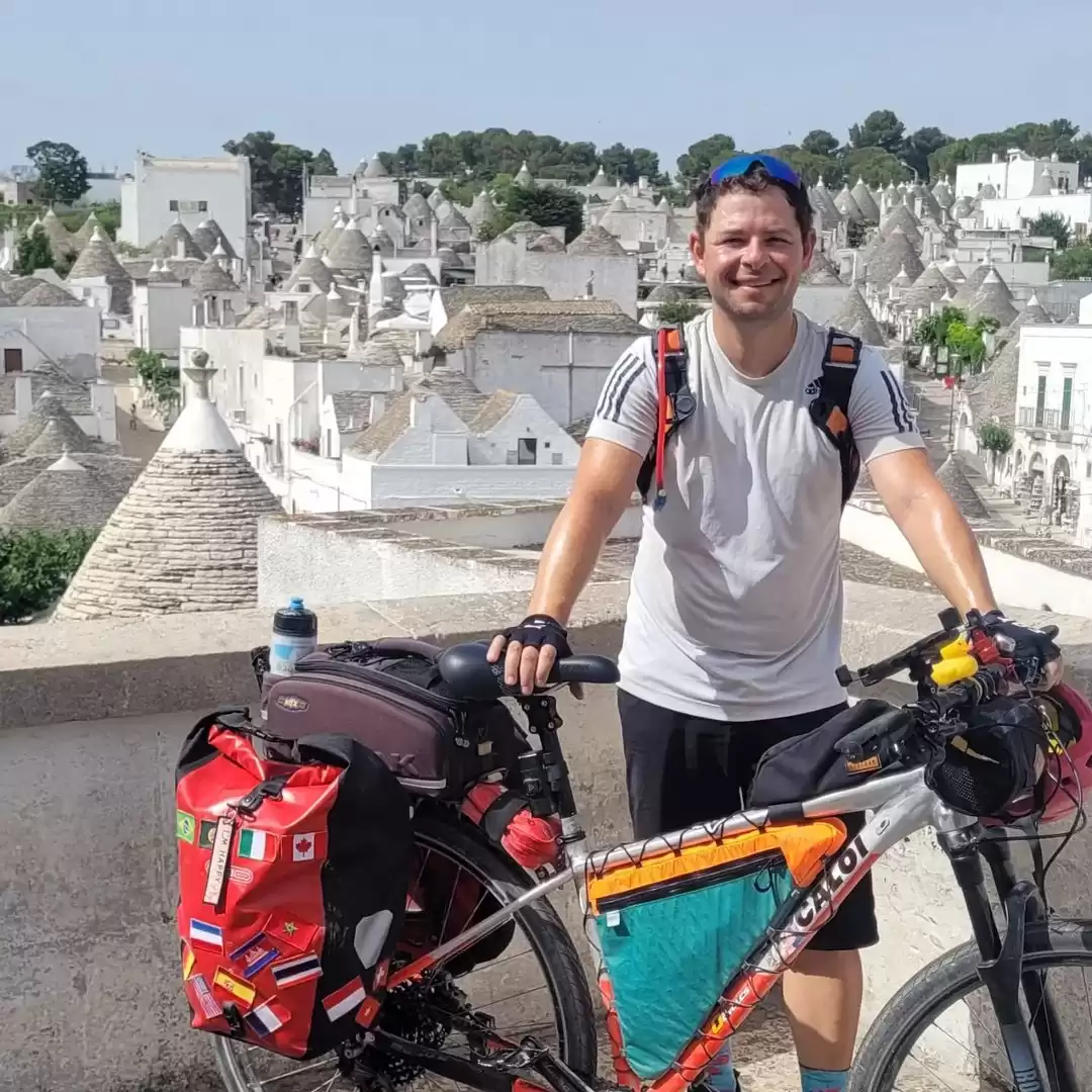 Um bicicleta, 4.126 km e 77 dias: a viagem desafiadora de volta às raízes de Rafael Nacif